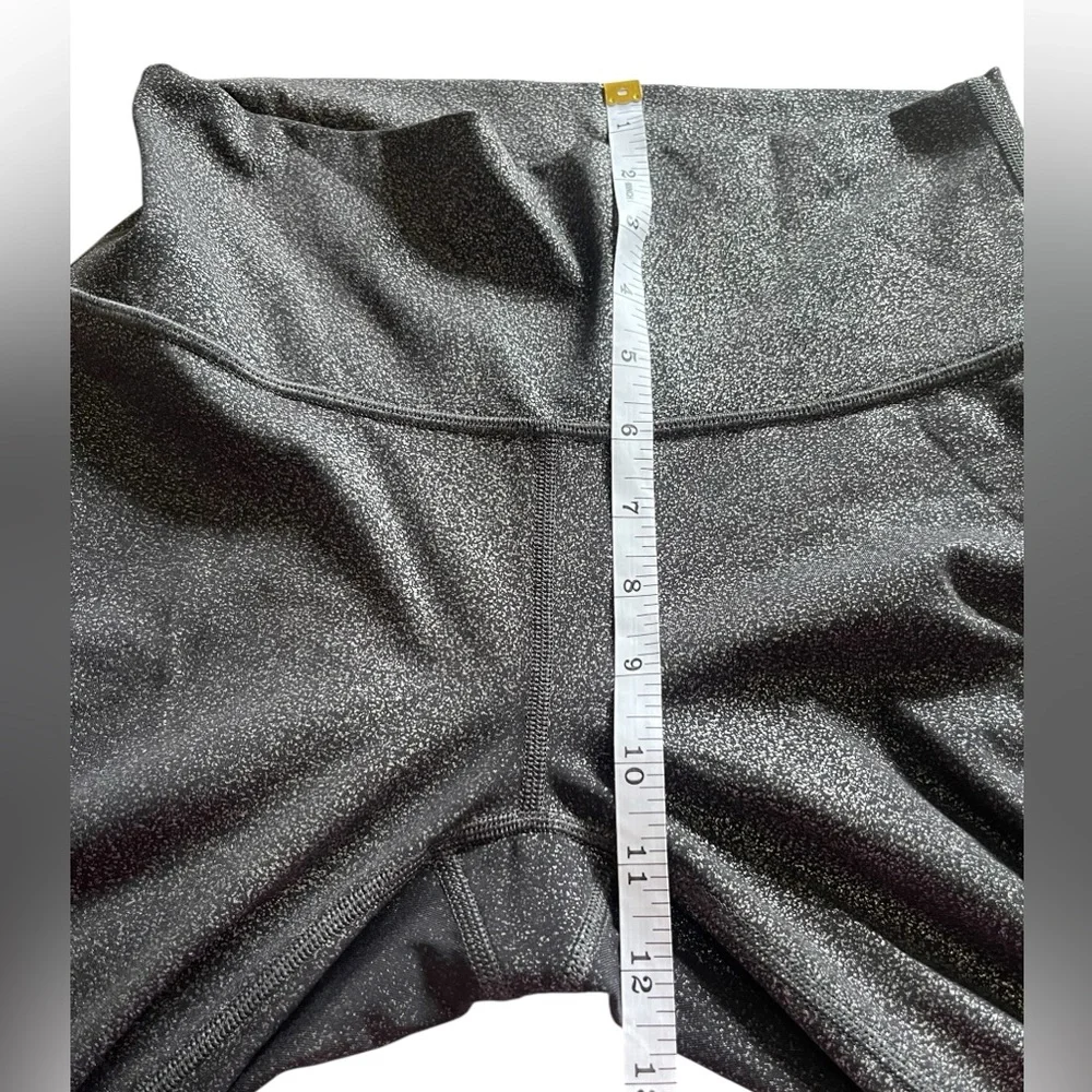 Lululemon Wunder Under Hi-Rise Tight 25’
Luminosity Foil Print Black Silver - Picture 5 of 10